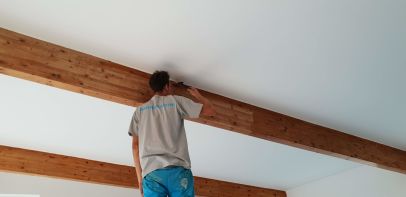 Nátěr dřevěných trámů