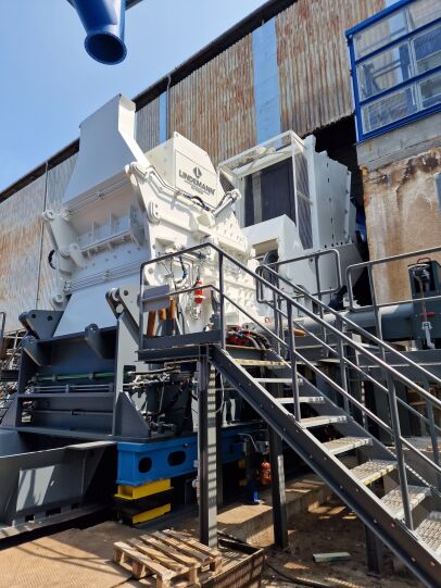 Nátěr drtičky šrotu