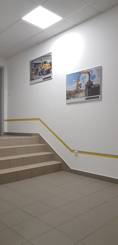 Malba schodiště a soklu - provozovna Liebherr v Popůvkách