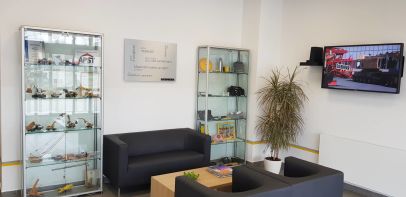 Malba schodiště a soklu - provozovna Liebherr v Popůvkách