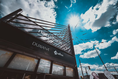 Nátěr ocelové konstrukce showroomu Saffron