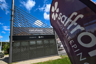 Nátěr ocelové konstrukce showroomu Saffron