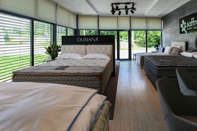 Nátěr vnitřní ocelové konstrukce showroomu Saffron